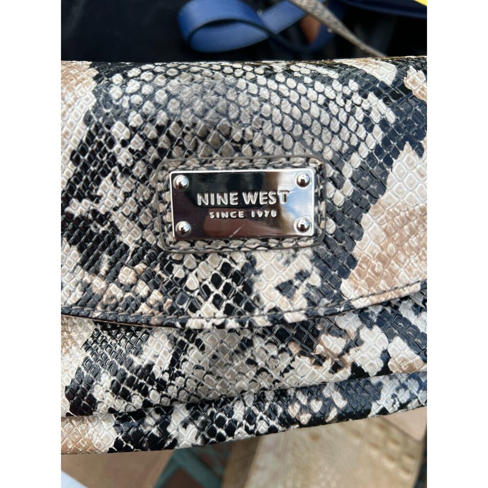 Nine West Wristlet and Crossbody in a Python or Snake print with Lots of Pockets - Picture 3 of 6